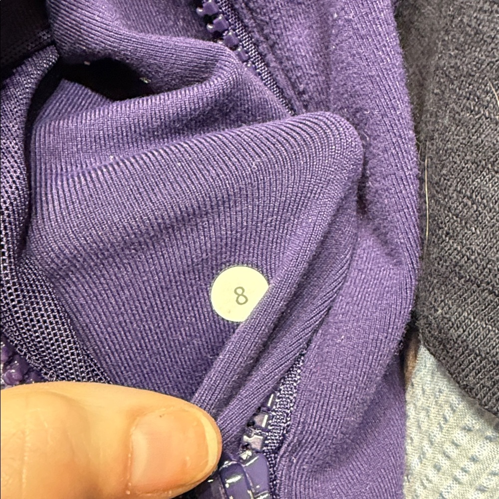 Women's Elegant Purple Lululemon jacket - Picture 5 of 5